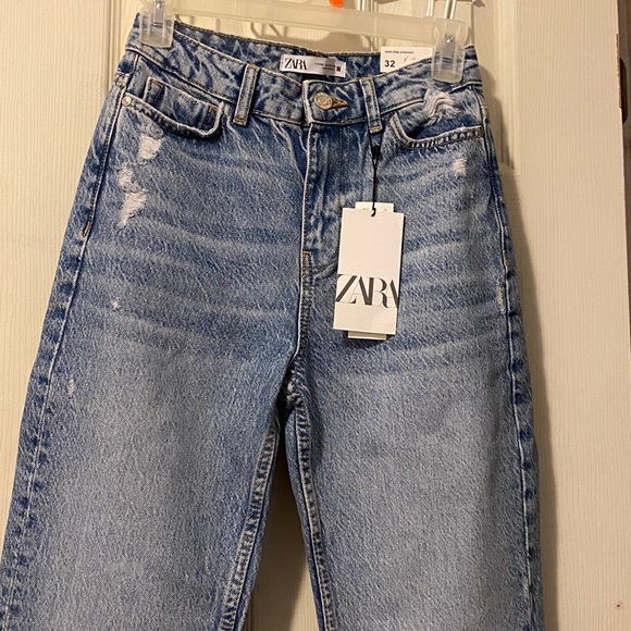 Zara High Rise Straight Leg Jeans - Picture 6 of 11